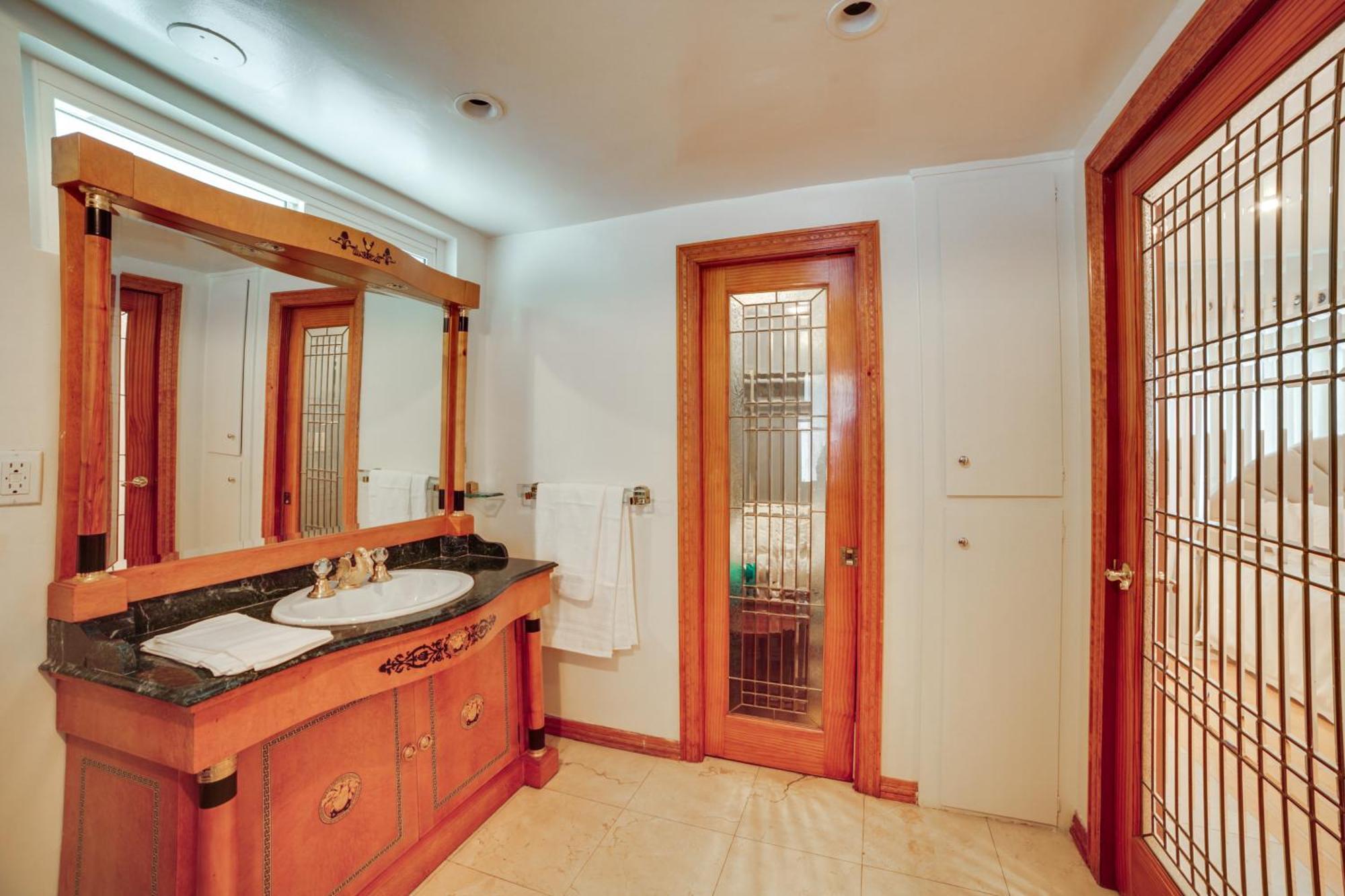 Private Pool And Patio Luxe Encino Family Getaway Holiday home